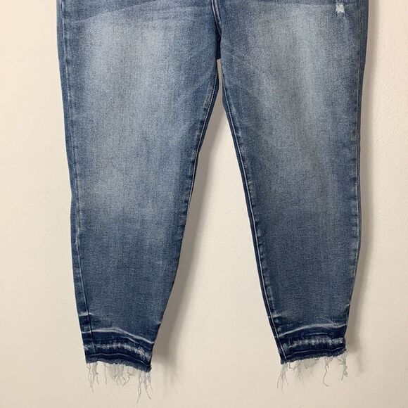 Kancan Distressed Mid Rise Daw Frayed Hem Ankle Cropped Skinny Jeans Sz 32 - Picture 3 of 9